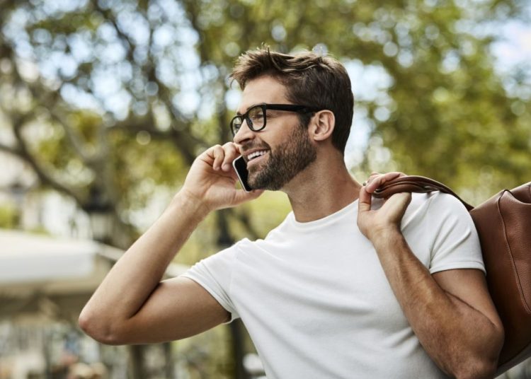 Features to Check While Buying Polyester T-shirts