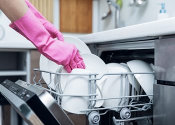 4 ways to maintain and clean your dishwasher