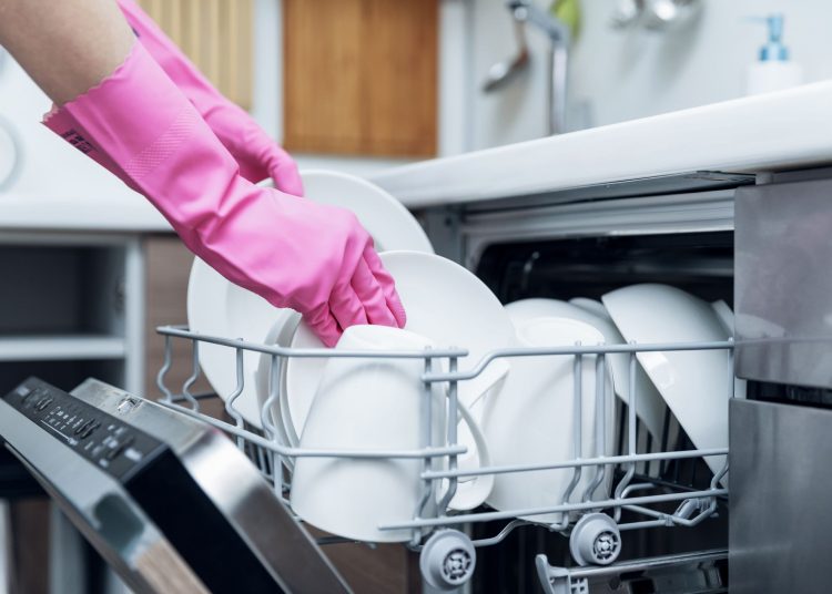 4 ways to maintain and clean your dishwasher