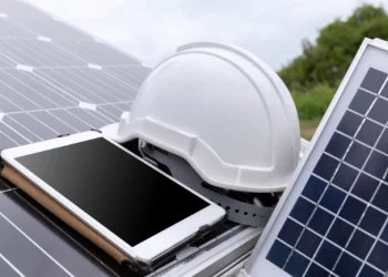 Is Now the Time to Switch to a Commercial Solar System? Here’s How to Tell